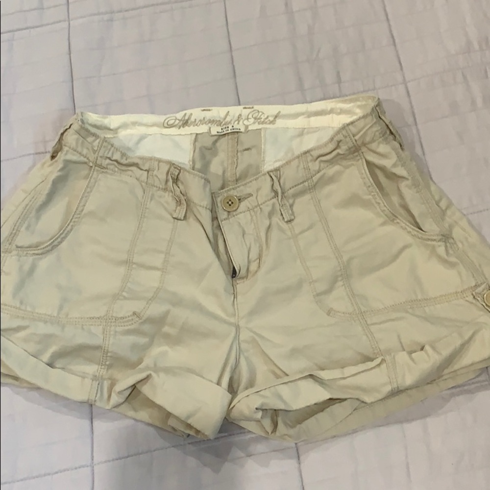 Small Abercrombie & Fitch khaki shorts